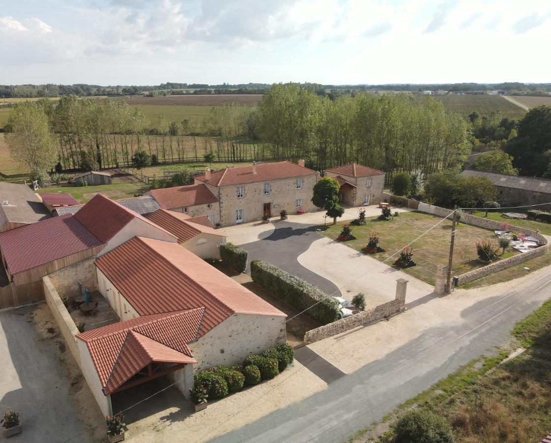 Le Logis Du Chateau Vieillevigne Exterior foto
