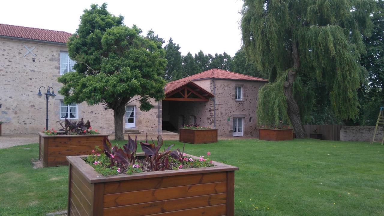 Le Logis Du Chateau Vieillevigne Exterior foto