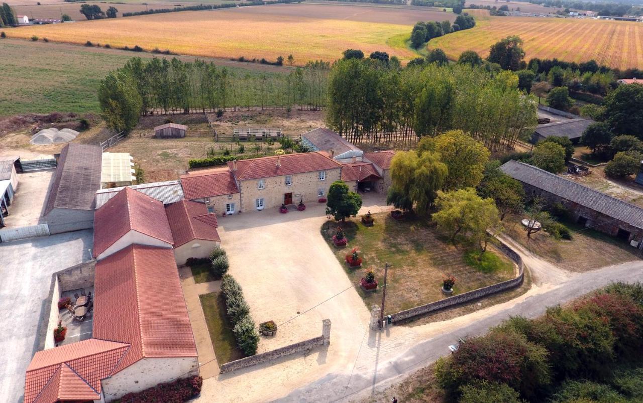 Le Logis Du Chateau Vieillevigne Exterior foto