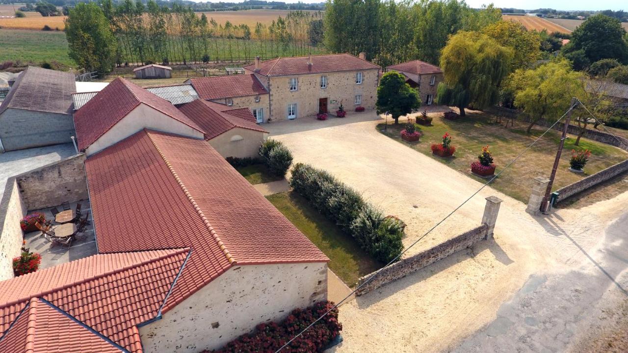 Le Logis Du Chateau Vieillevigne Exterior foto