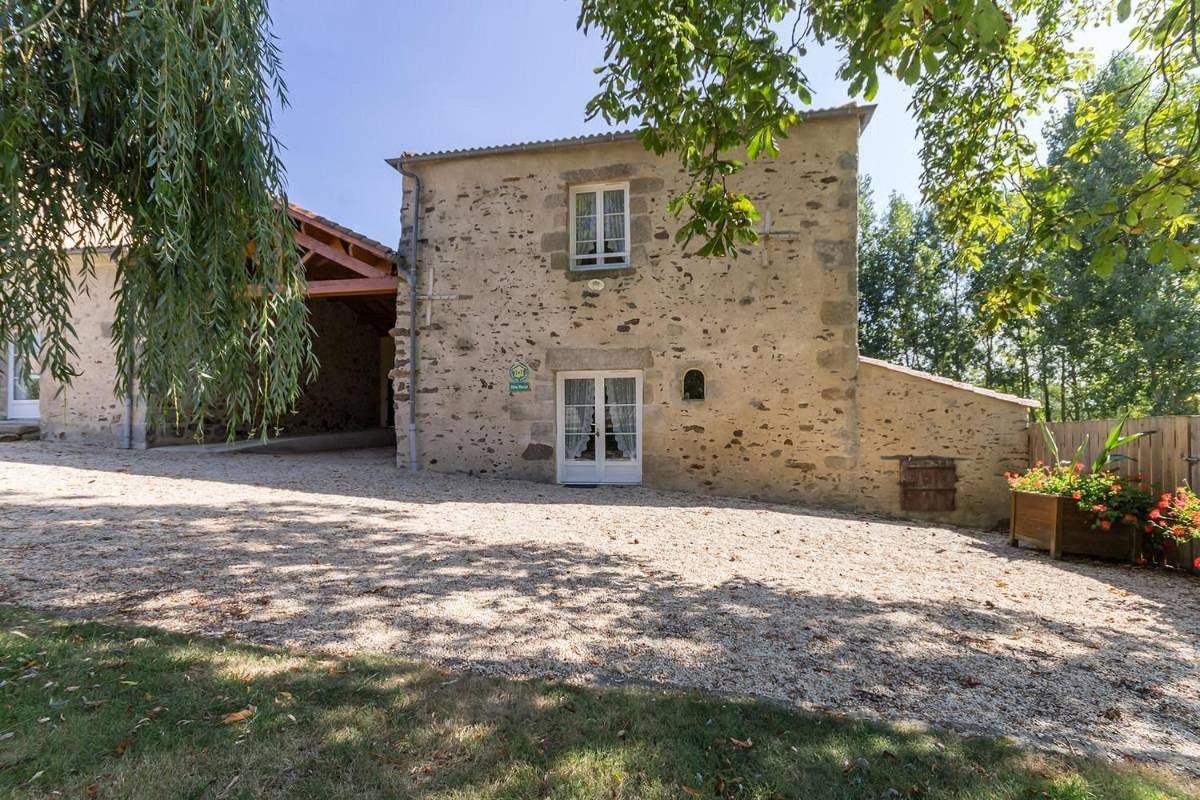 Le Logis Du Chateau Vieillevigne Exterior foto